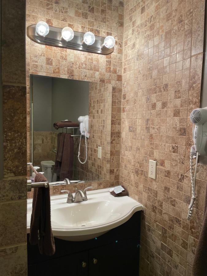 Plaza Inn Sabetha Εξωτερικό φωτογραφία